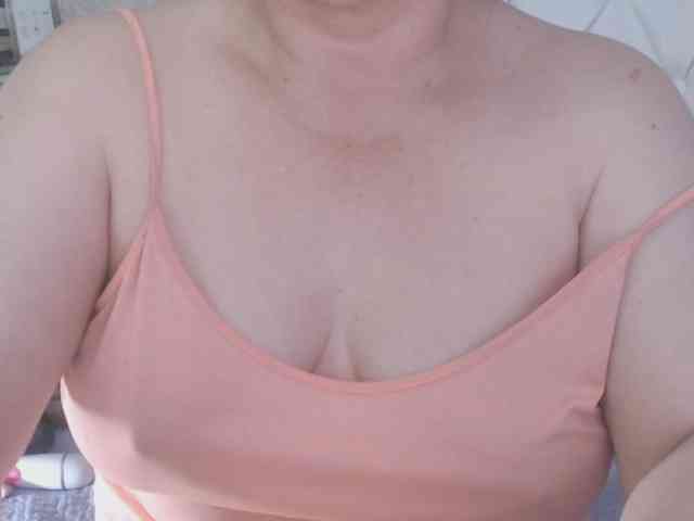 Maturepriscila webcam