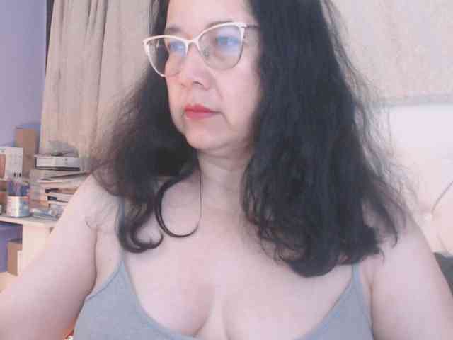 Maturepriscila webcam
