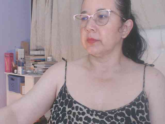 Maturepriscila webcam