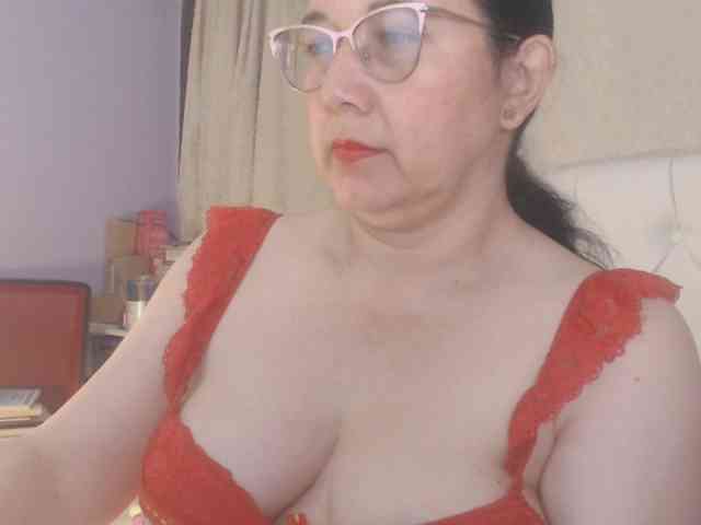 Maturepriscila webcam