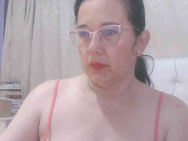 Maturepriscila webcam