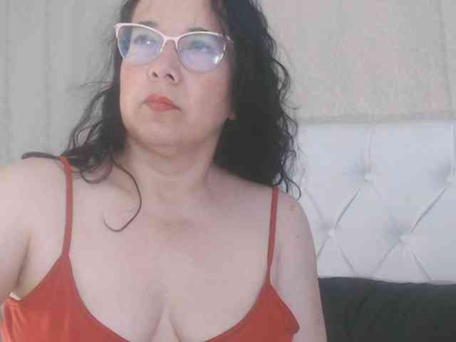 Maturepriscila webcam