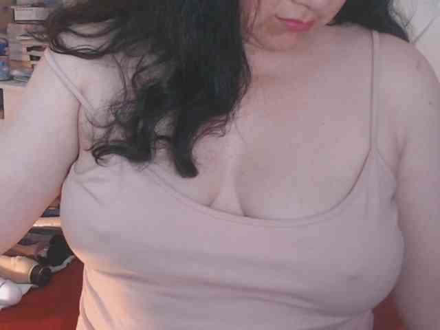 Maturepriscila webcam
