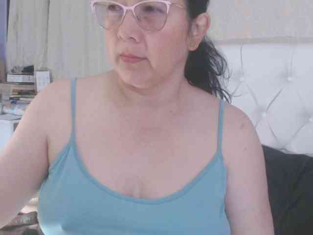 Maturepriscila webcam