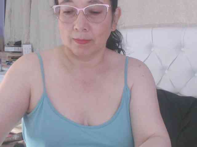 Maturepriscila webcam