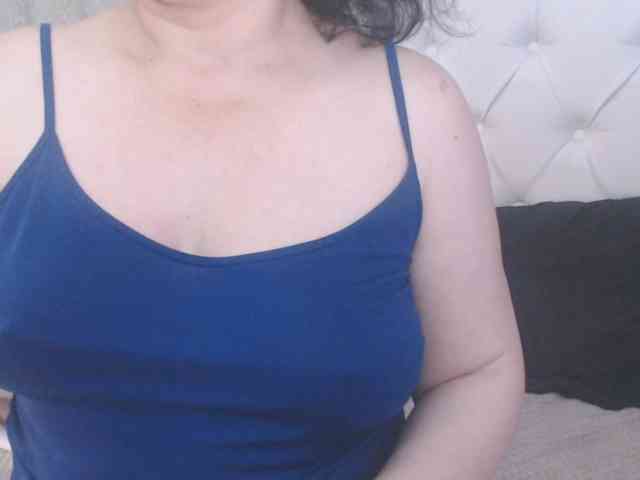 Maturepriscila webcam