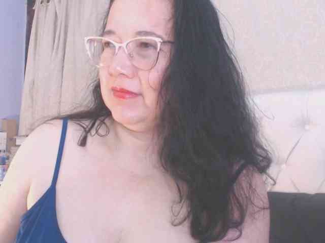 Maturepriscila webcam