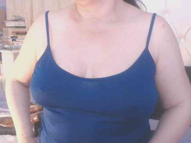 Maturepriscila webcam