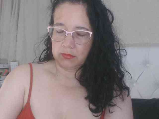 Maturepriscila webcam