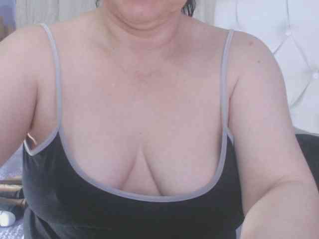 Maturepriscila webcam