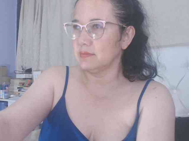 Maturepriscila webcam