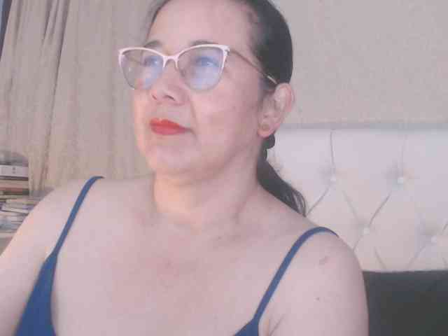 Maturepriscila webcam