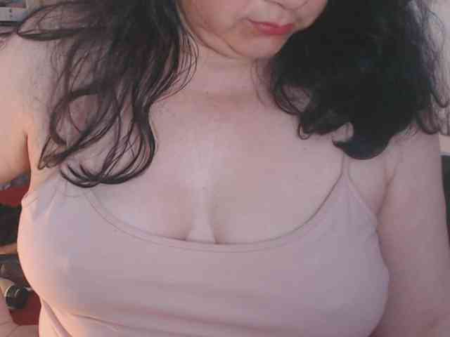 Maturepriscila webcam