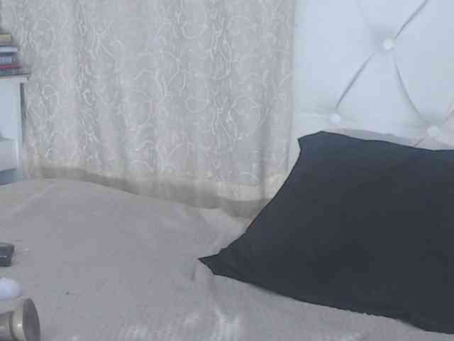 Maturepriscila webcam