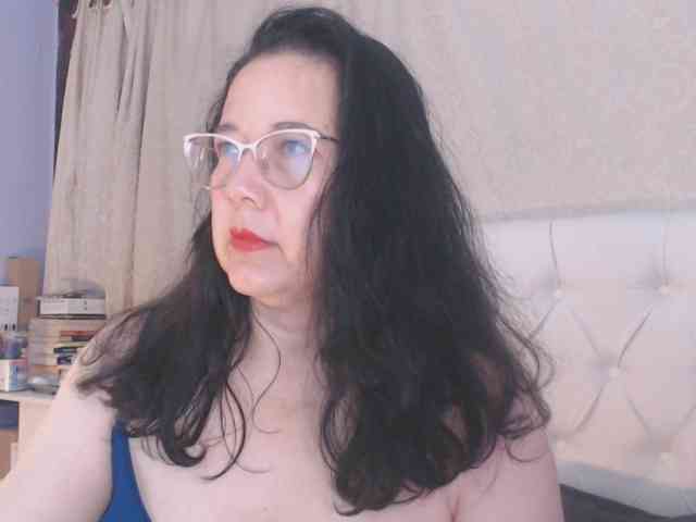 Maturepriscila webcam