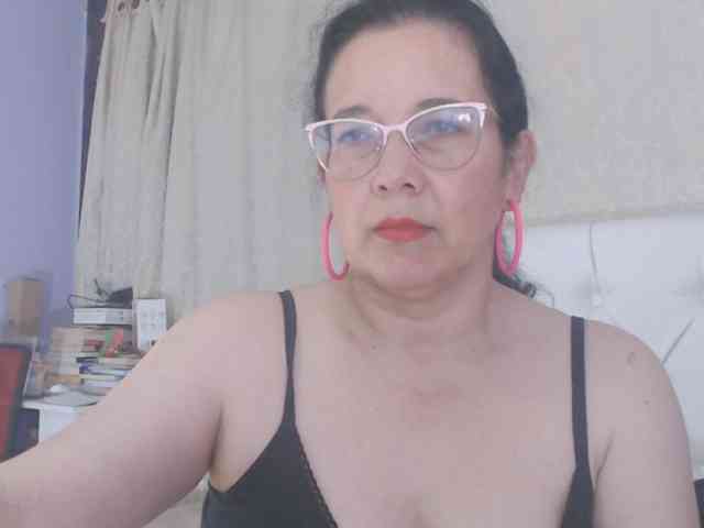 Maturepriscila webcam