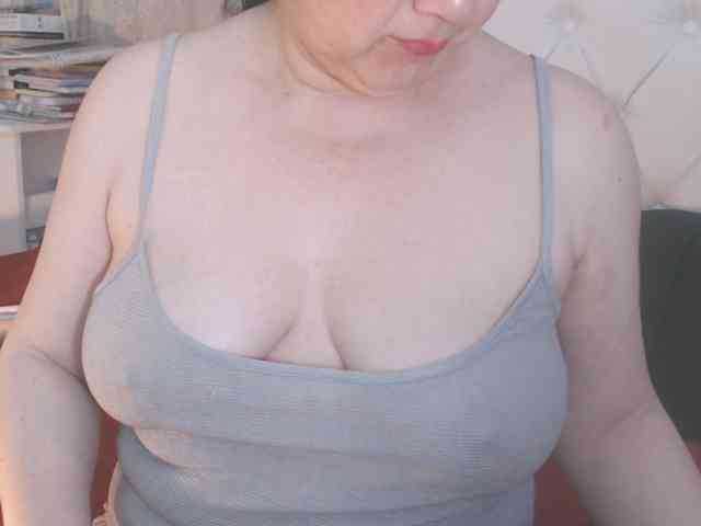 Maturepriscila webcam
