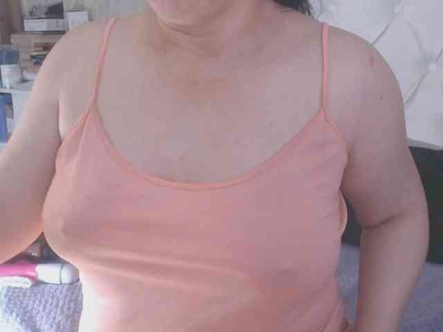 Maturepriscila webcam