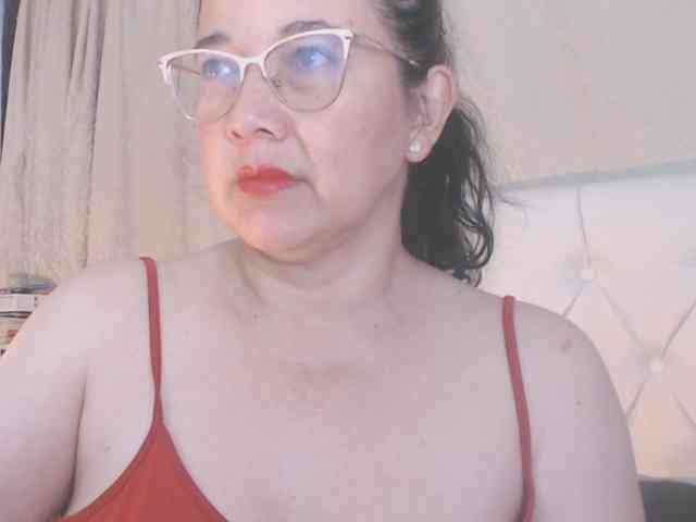 Maturepriscila webcam