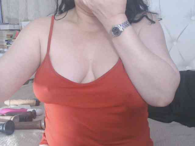 Maturepriscila webcam