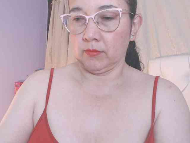 Maturepriscila webcam