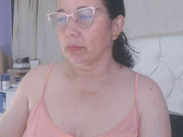 Maturepriscila webcam