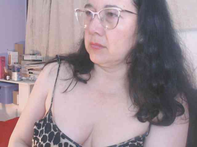 Maturepriscila webcam
