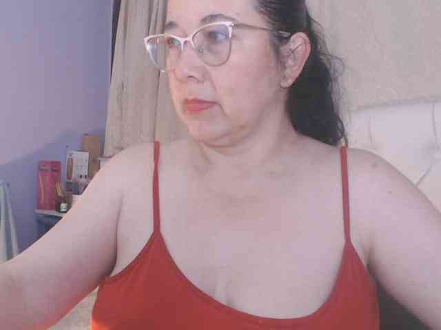 Maturepriscila webcam