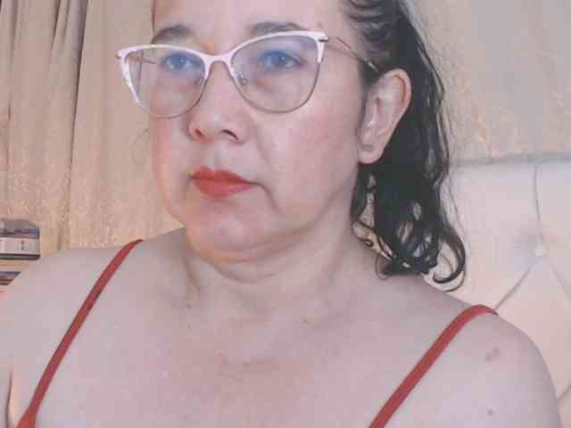 Maturepriscila webcam