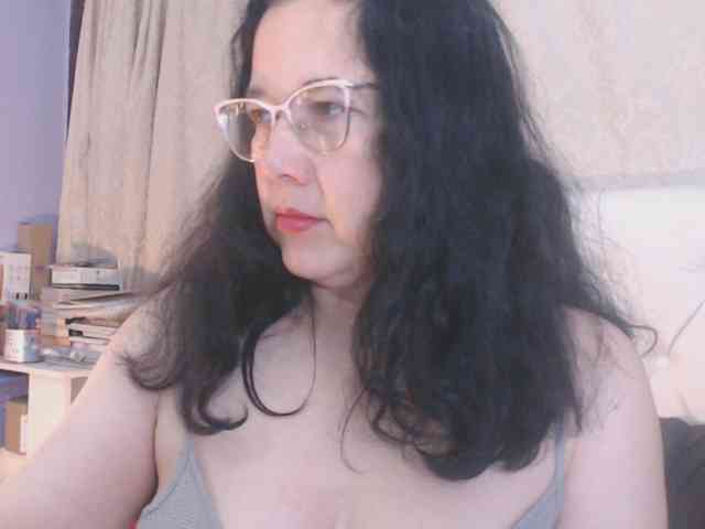 Maturepriscila webcam