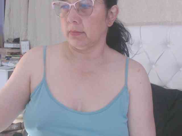 Maturepriscila webcam
