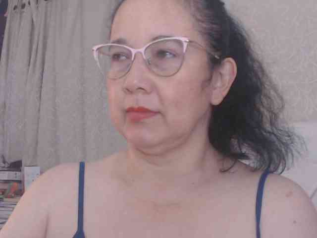Maturepriscila webcam