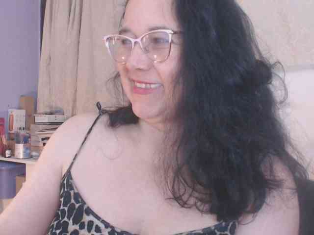 Maturepriscila webcam