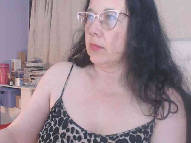 Maturepriscila webcam