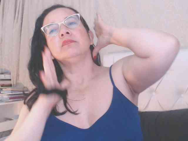 Maturepriscila webcam