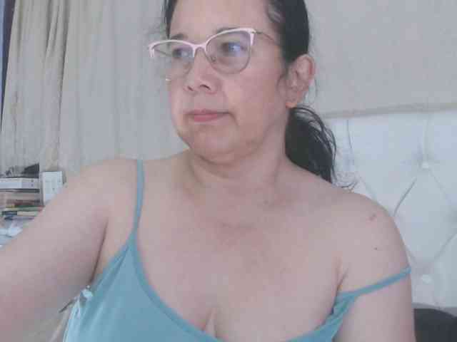 Maturepriscila webcam