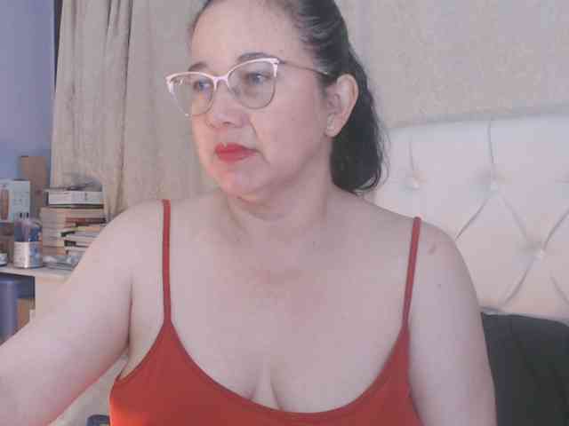 Maturepriscila webcam