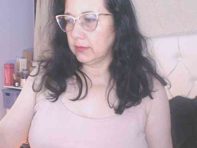 Maturepriscila webcam