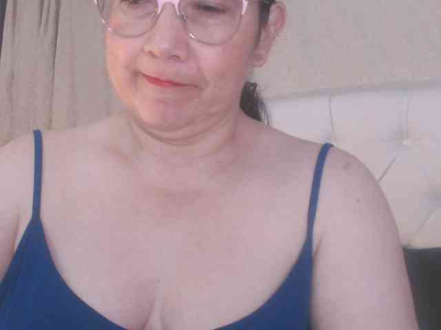 Maturepriscila webcam