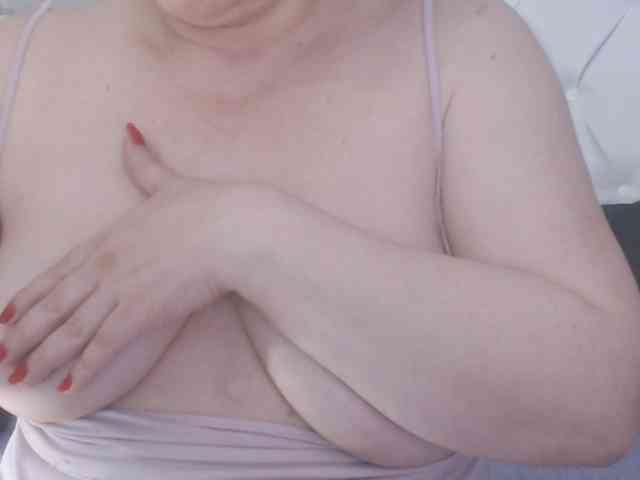 Maturepriscila webcam