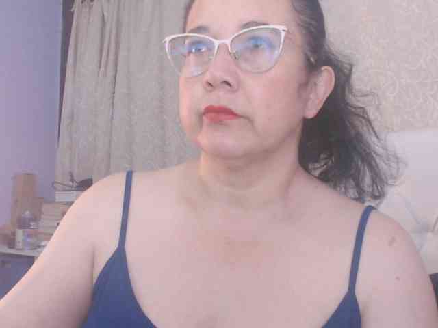 Maturepriscila webcam