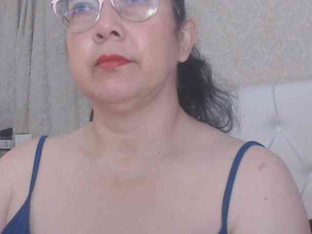 Maturepriscila webcam