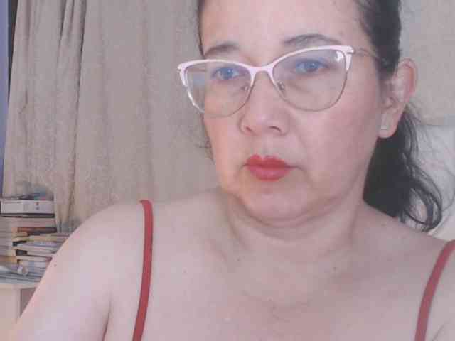 Maturepriscila webcam