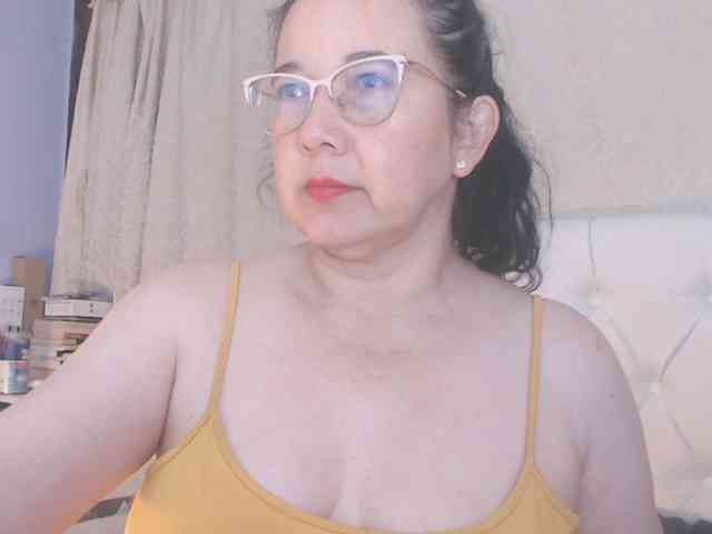 Maturepriscila webcam