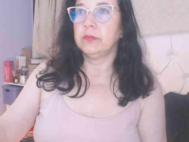 Maturepriscila webcam