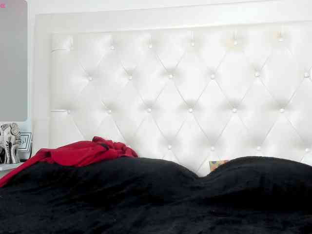 Lovely-Allison webcam