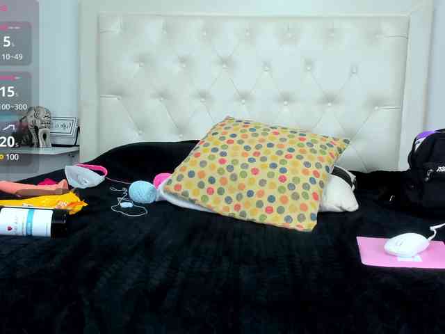 Lovely-Allison webcam
