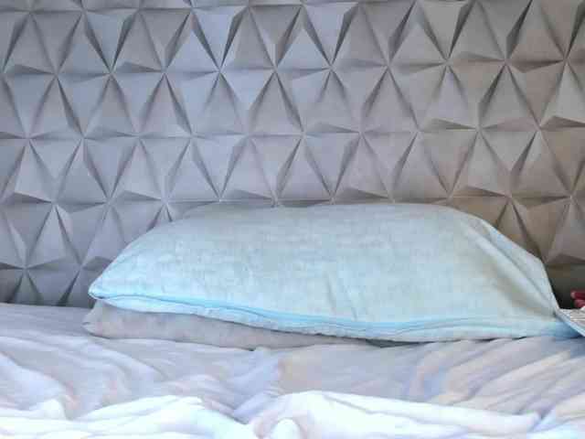 Mollys-Charm777 webcam