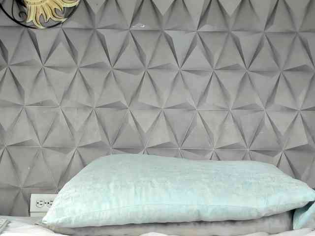 Mollys-Charm777 webcam