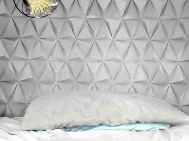 Mollys-Charm777 webcam